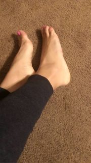 Kyle Unfug feet photo thumbnail