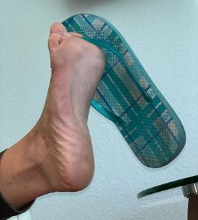 Kyle Unfug feet photo thumbnail