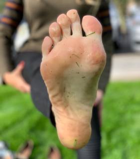 Kyle Unfug feet photo thumbnail