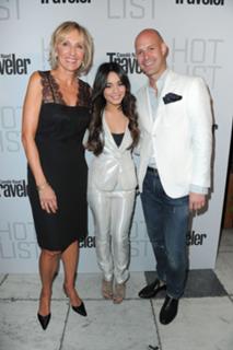 Vanessa Hudgens feet photo thumbnail