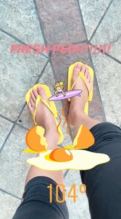 Jessica Gomes feet photo thumbnail