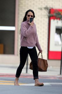 Jordana Brewster feet photo thumbnail