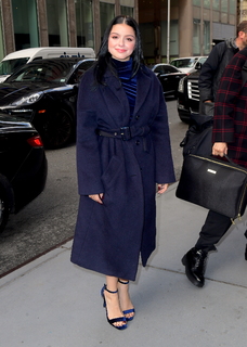 Ariel Winter feet photo thumbnail