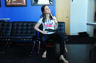 Alison Brie feet photo thumbnail