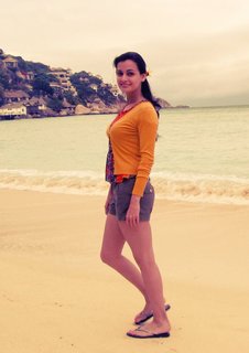 Dia Mirza feet photo thumbnail