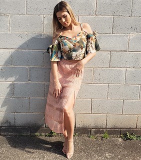 Lívia Andrade feet photo thumbnail