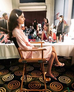 Victoria Justice feet photo thumbnail
