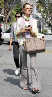 Alessandra Ambrosio feet photo thumbnail