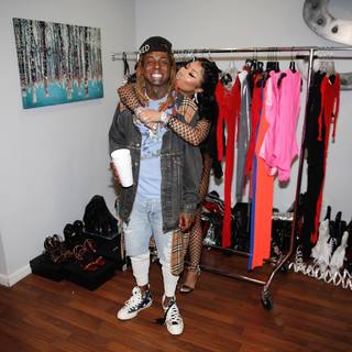Nicki Minaj feet photo thumbnail