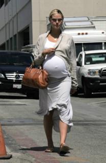 Heidi Klum feet photo thumbnail