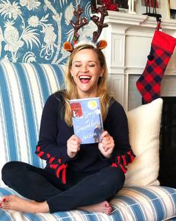 Reese Witherspoon feet photo thumbnail