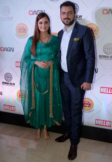 Dia Mirza feet photo thumbnail