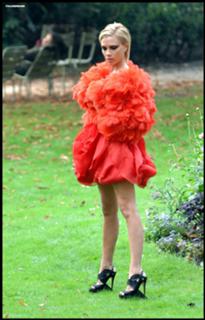 Victoria Beckham feet photo thumbnail