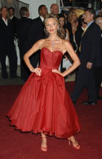 Victoria Beckham feet photo thumbnail
