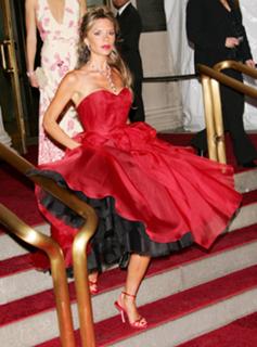 Victoria Beckham feet photo thumbnail