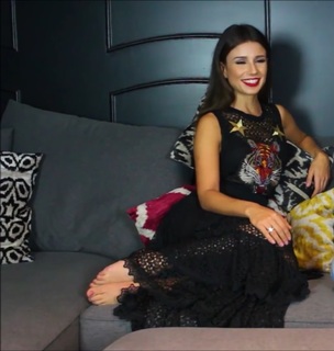 Paula Fernandes feet photo thumbnail