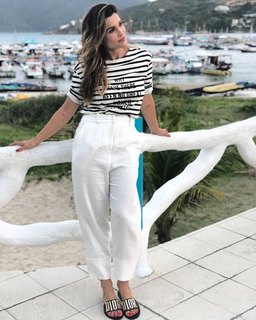 Flávia Alessandra feet photo thumbnail
