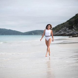 Flávia Alessandra feet photo thumbnail