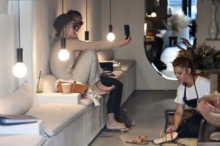 Julianne Hough feet photo thumbnail