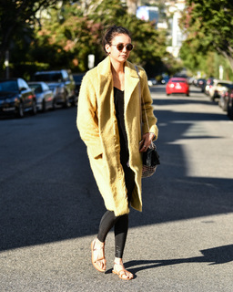 Nina Dobrev feet photo thumbnail