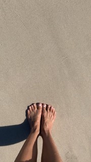 Kino MacGregor feet photo thumbnail