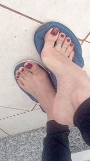 Alaine Crissiê feet photo thumbnail