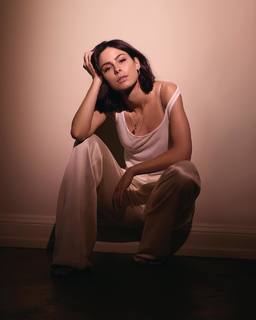 Lena Meyer-Landrut feet photo thumbnail