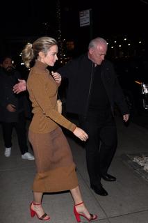 Emily Blunt feet photo thumbnail
