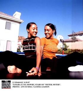 Tia Mowry feet photo thumbnail