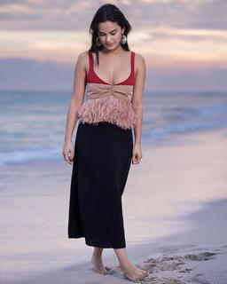 Camila Mendes feet photo thumbnail