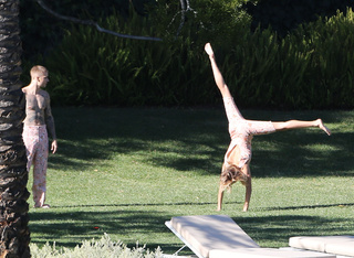 Hailey Bieber feet photo thumbnail