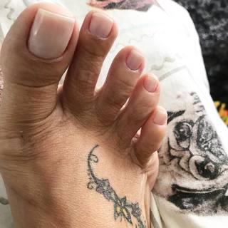 Karin Klemp feet photo thumbnail