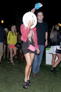 Lindsay Lohan feet photo thumbnail