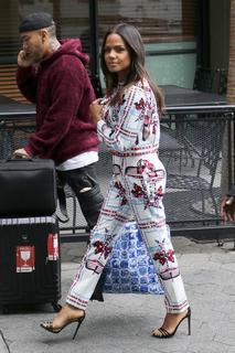 Christina Milian feet photo thumbnail