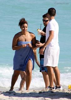 Jordin Sparks feet photo thumbnail