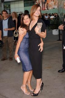 Constance Marie feet photo thumbnail