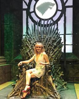 Maisie Williams feet photo thumbnail