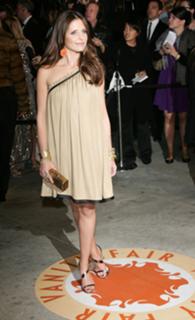 Sarah Michelle Gellar feet photo thumbnail