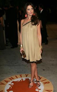 Sarah Michelle Gellar feet photo thumbnail