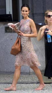 Jordana Brewster feet photo thumbnail