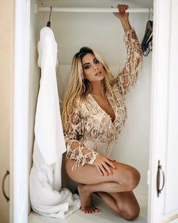 Ludovica Pagani feet photo thumbnail
