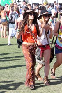 Vanessa Hudgens feet photo thumbnail