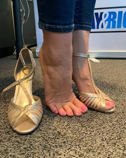 Kyle Unfug feet photo thumbnail