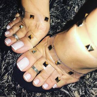 Karin Klemp feet photo thumbnail