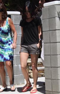 Megan Fox feet photo thumbnail