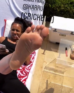 Karrueche Tran feet photo thumbnail