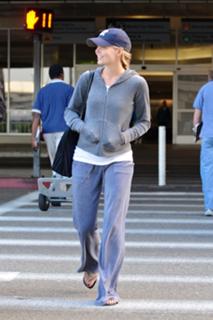 Jennifer Morrison feet photo thumbnail