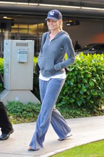Jennifer Morrison feet photo thumbnail