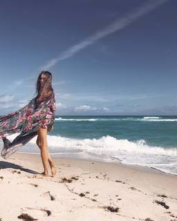 Xenia Tchoumitcheva feet photo thumbnail