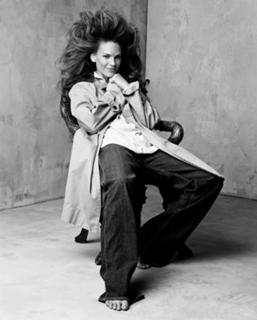 Hilary Swank feet photo thumbnail